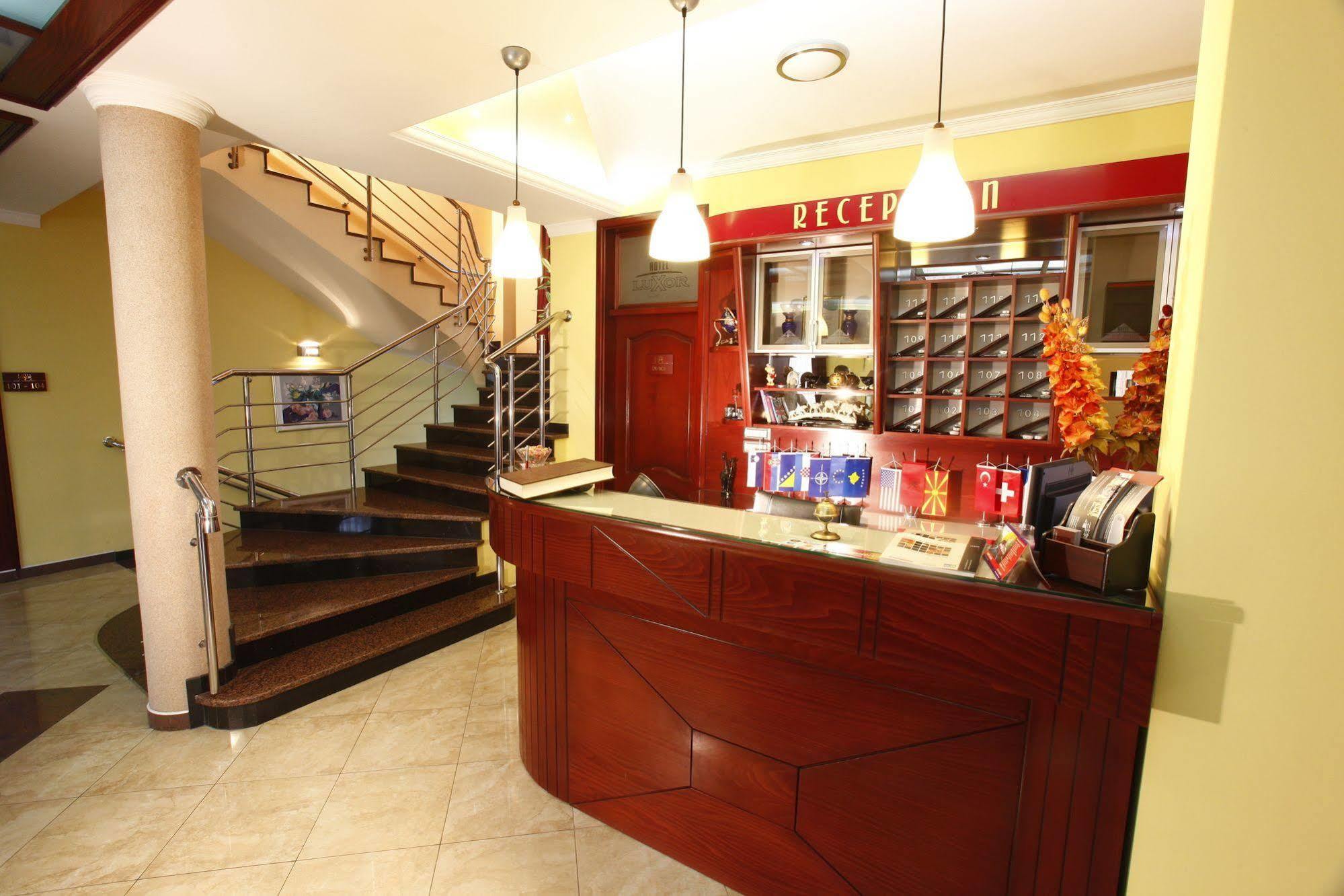 Hotel Luxor Suto Orizari المظهر الخارجي الصورة